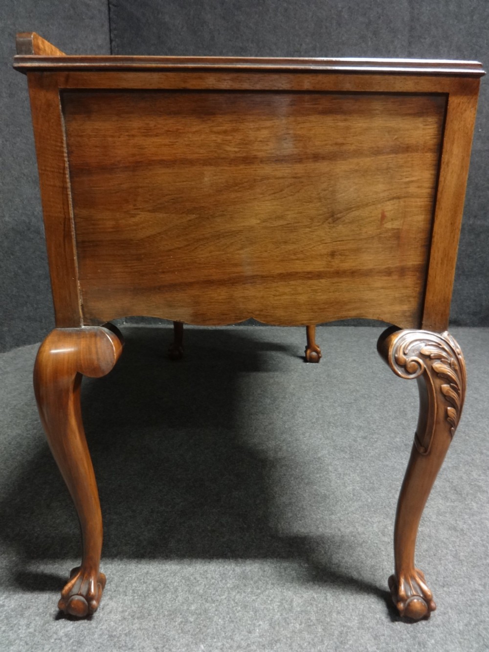Excellent Quality Burr Walnut Dressing Table with Dressing Mirror View VII