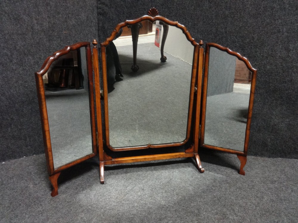 Excellent Quality Burr Walnut Dressing Table with Dressing Mirror View X