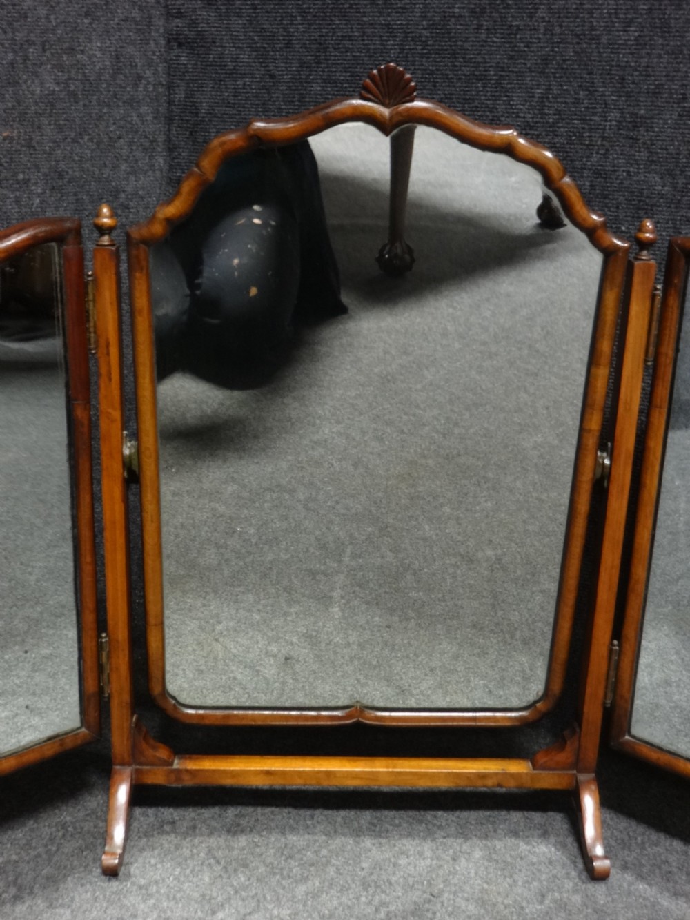 Excellent Quality Burr Walnut Dressing Table with Dressing Mirror View XII