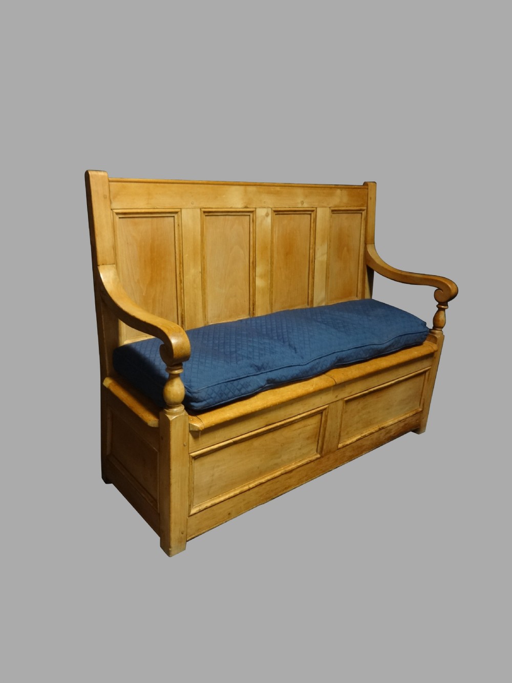 Superb Victorian Pine Settle