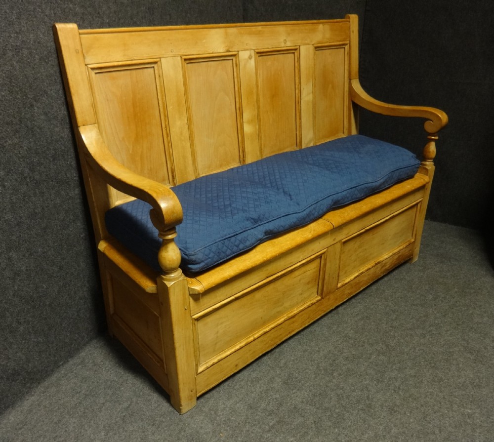 Superb Victorian Pine Settle View II