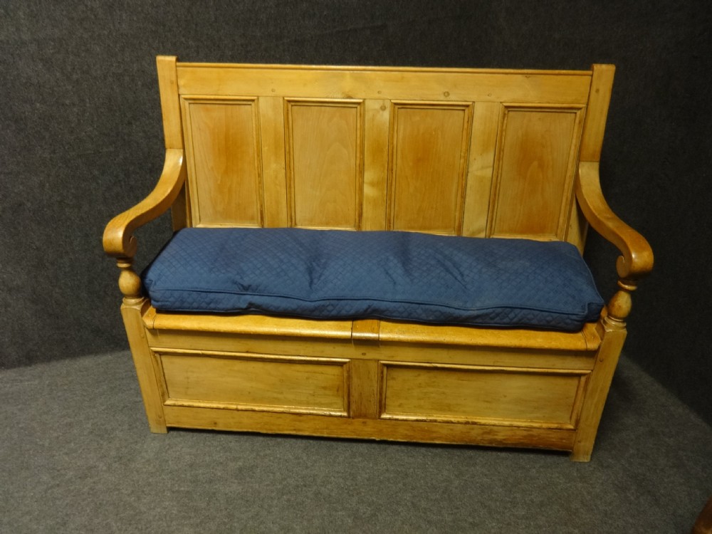 Superb Victorian Pine Settle View III