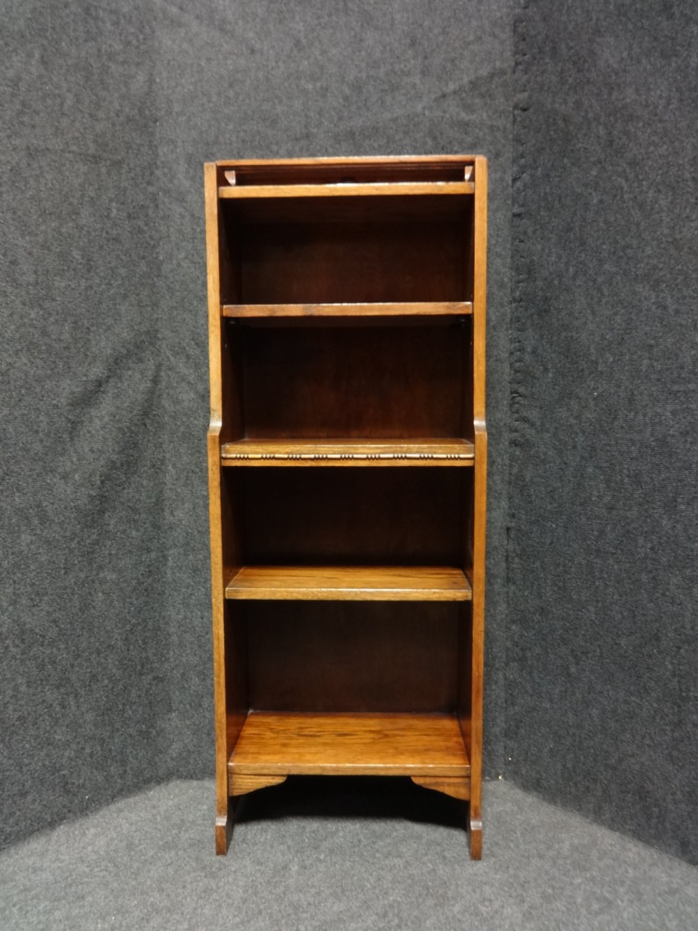 Very Good Arts and Crafts Golden Oak Adjustable Bookcase of small proportions View III