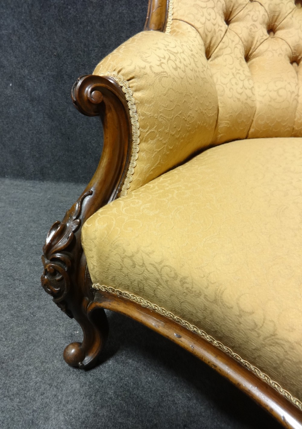 Superb Newly Upholstered Victorian Walnut Chaise Lounge View VI