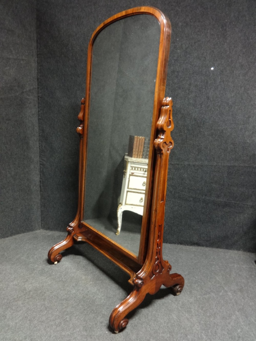Lovely Early Victorian Mahogany Cheval Dressing Mirror View II