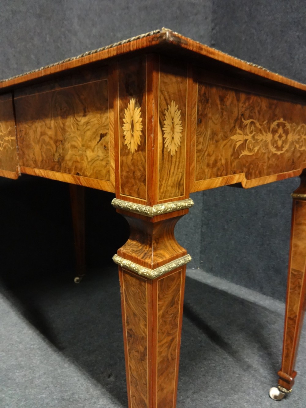 Fabulous Burr Walnut Inlaid  table View VII