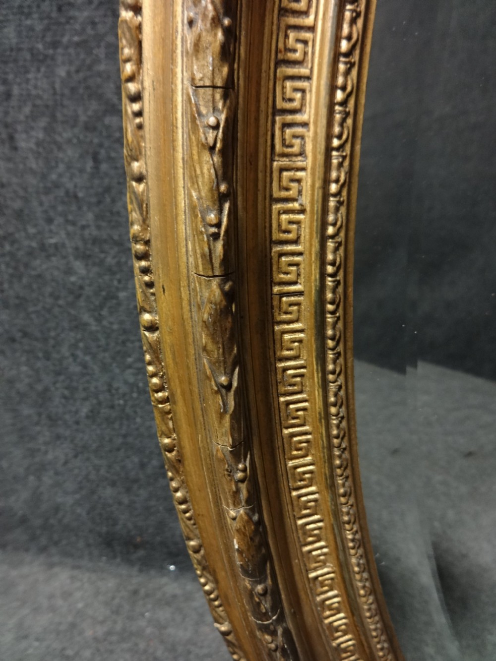 Very good Victorian Oval Gilt Mirror View V