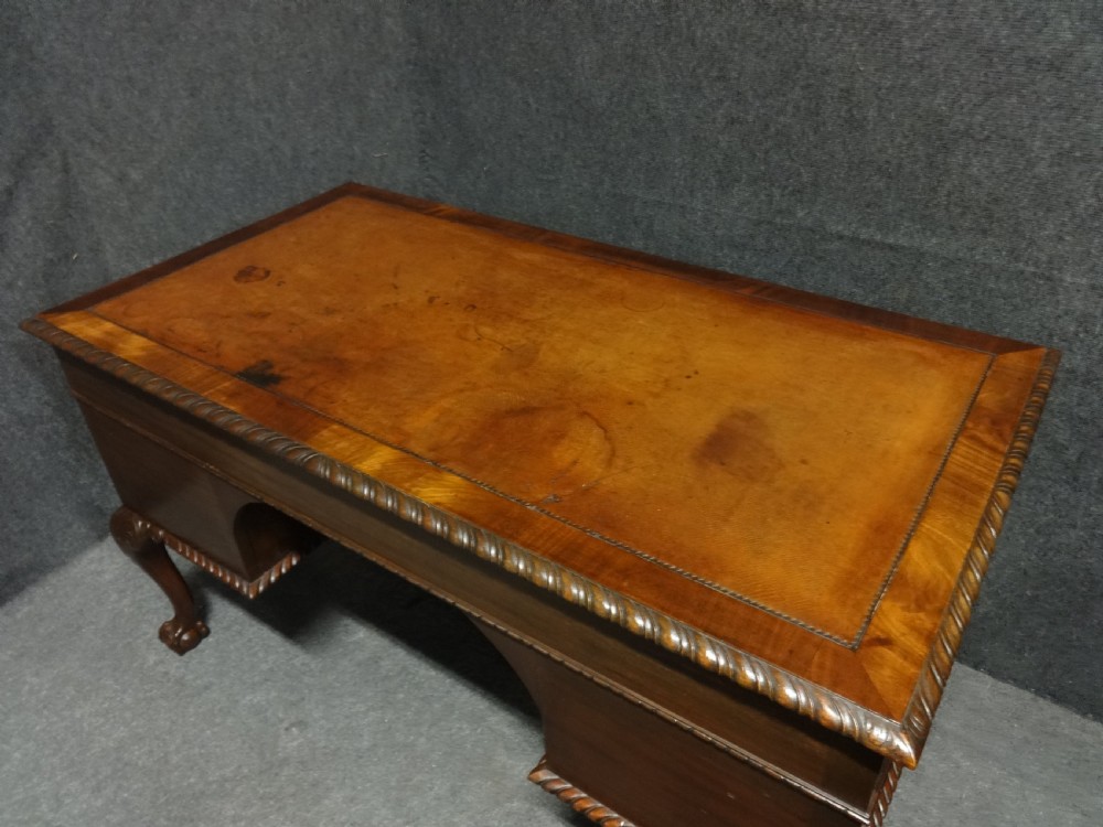 Top quality Mahogany Chippendale Kneehole Desk View X