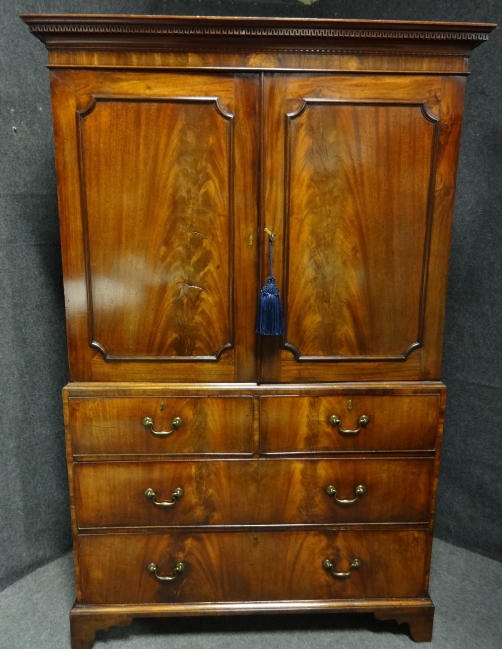 Very good Regency Mahogany Linen Press View IV