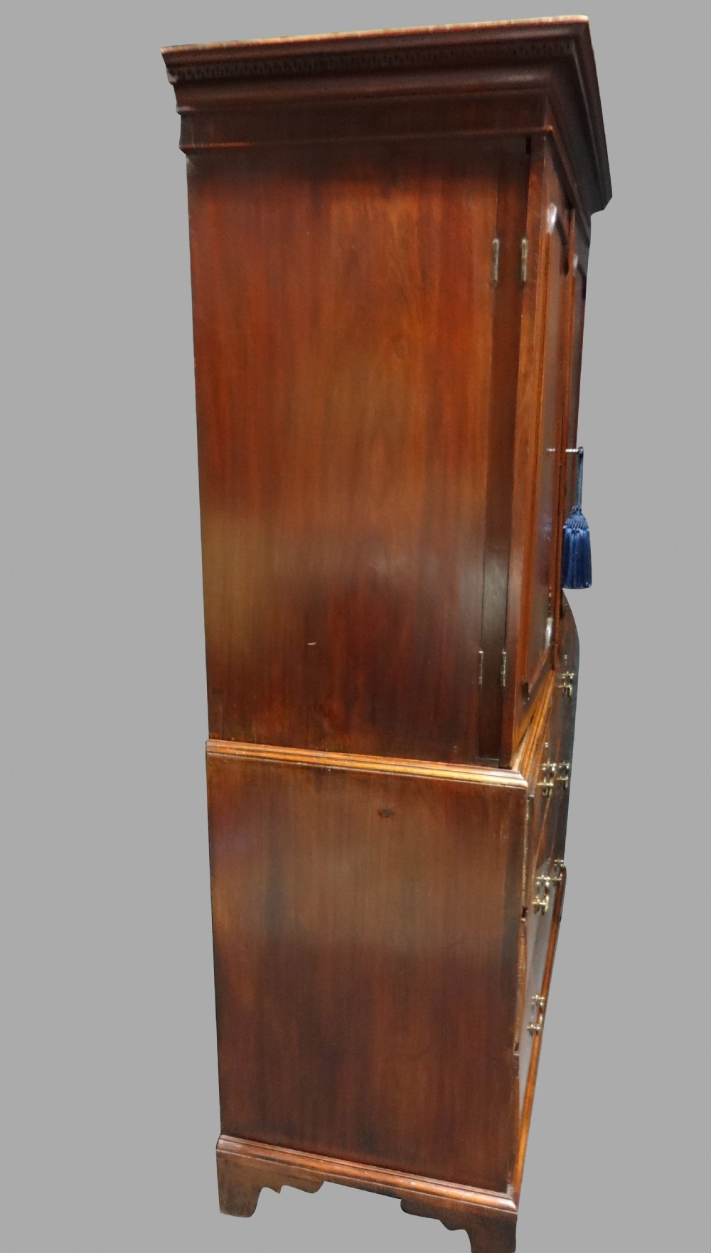 Very good Regency Mahogany Linen Press View IX