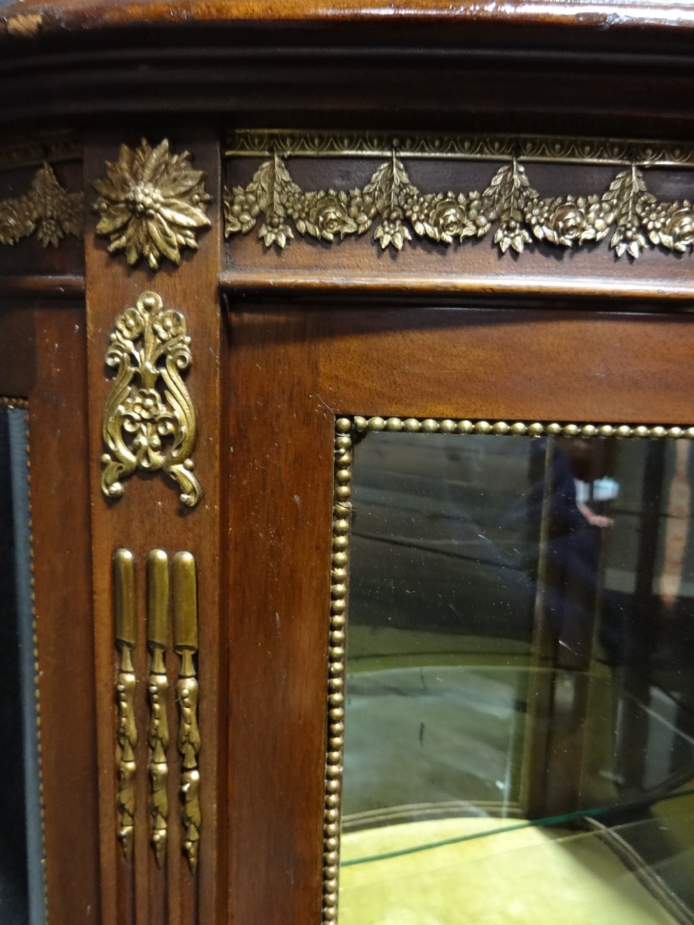 Very Good Marquetry Inlaid French Mahogany Display Vitreen View V