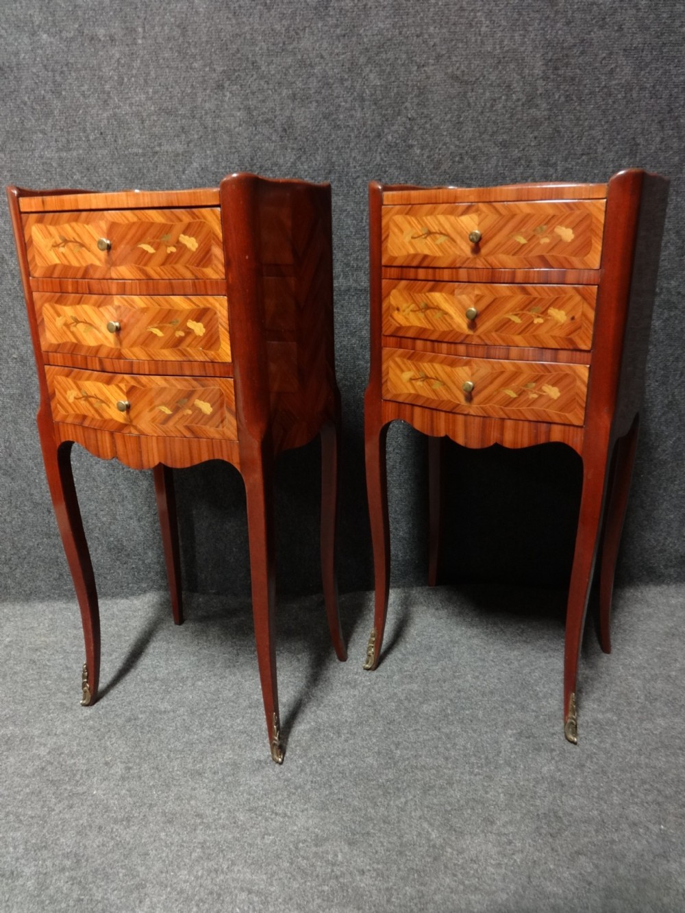Good Pair French Serpentine Kingwood Bedside Chests of Drawers View III