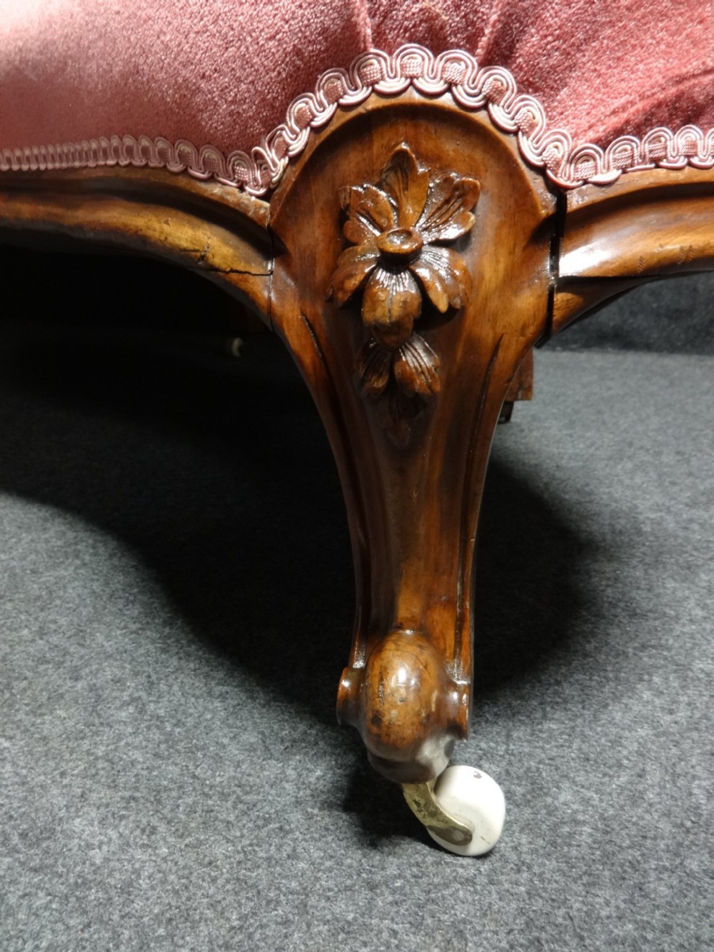Very Good Victorian Walnut Two Seat Window Couch View IV