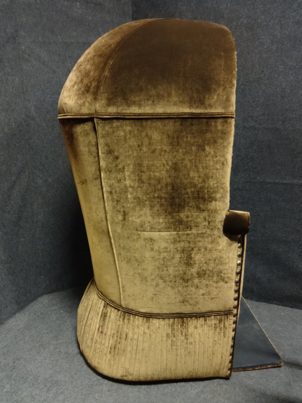 A Superb Victorian Velvet Plush Porters Chair View IX