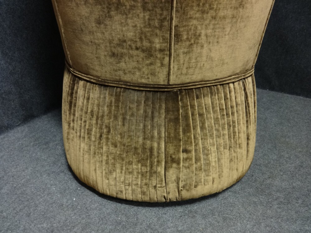 A Superb Victorian Velvet Plush Porters Chair View XI