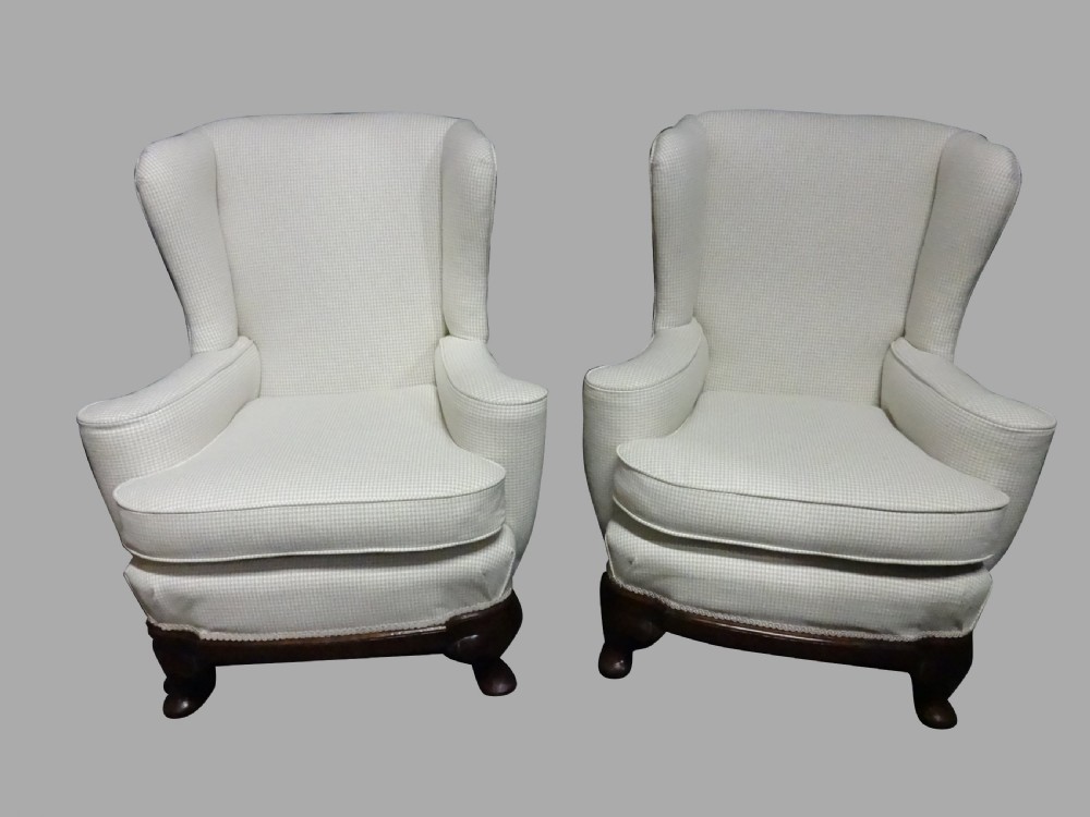 Top quality pair of Victorian Walnut Wing Armchairs