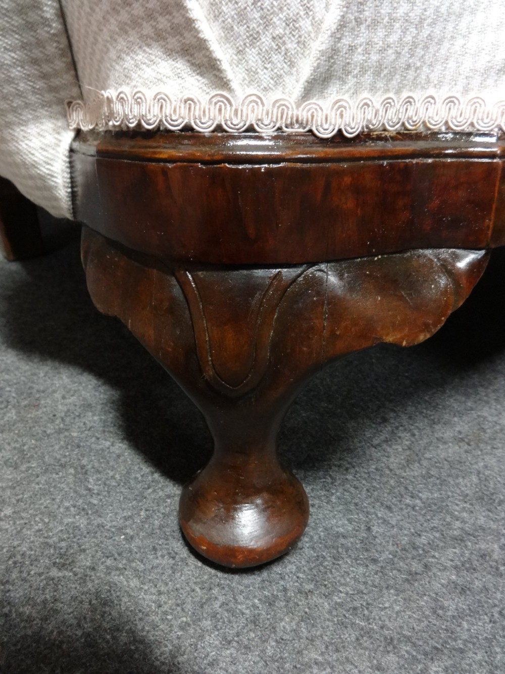 Top quality pair of Victorian Walnut Wing Armchairs View VII