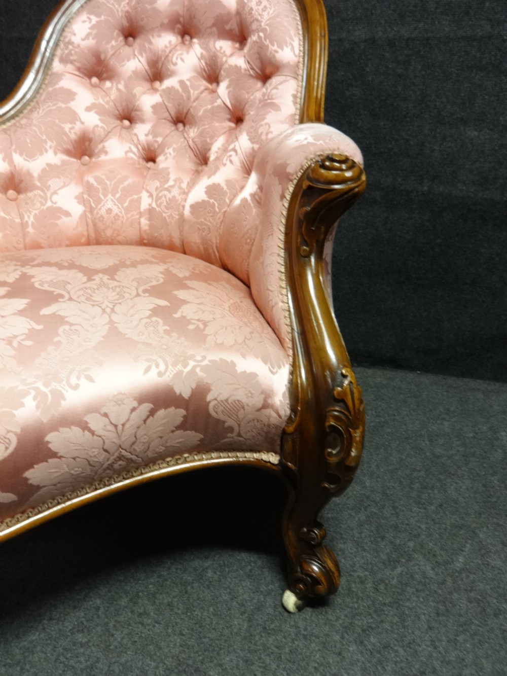 Beautiful Victorian Mahogany Chaise Settee View V