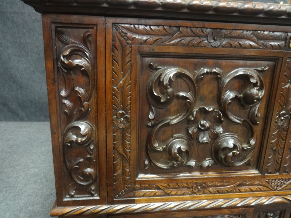 Very Good Walnut Cassone View XIII
