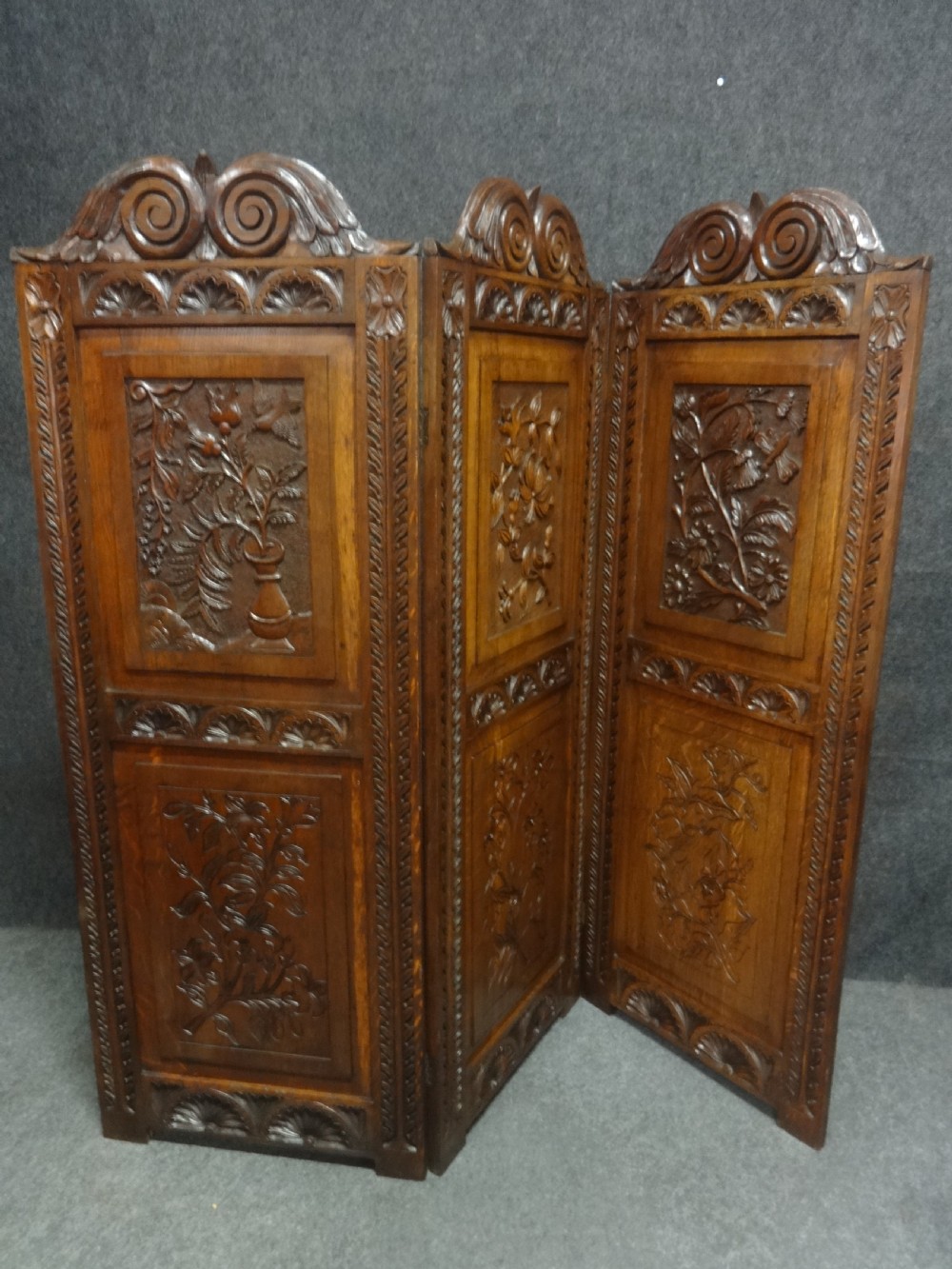 Superb Victorian Carved Oak Three Fold Screen View II