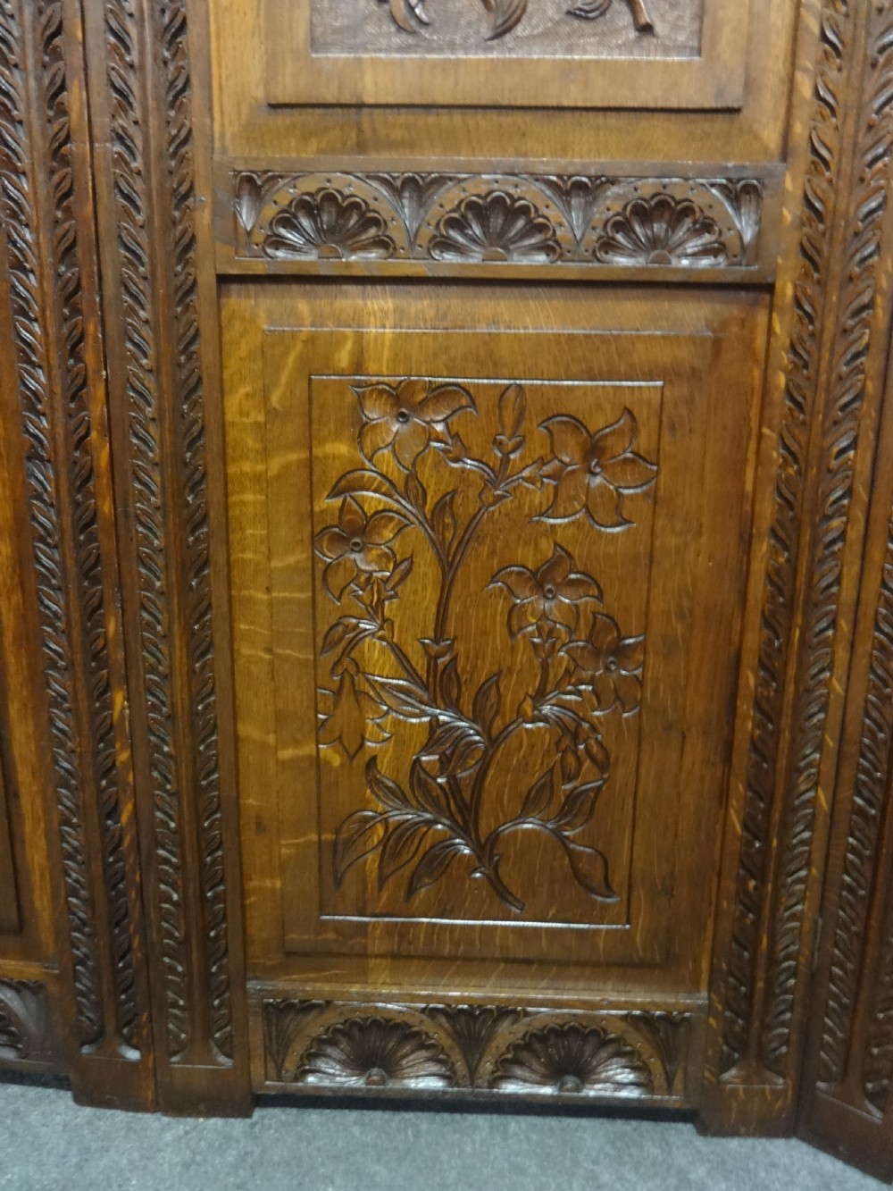 Superb Victorian Carved Oak Three Fold Screen View VI