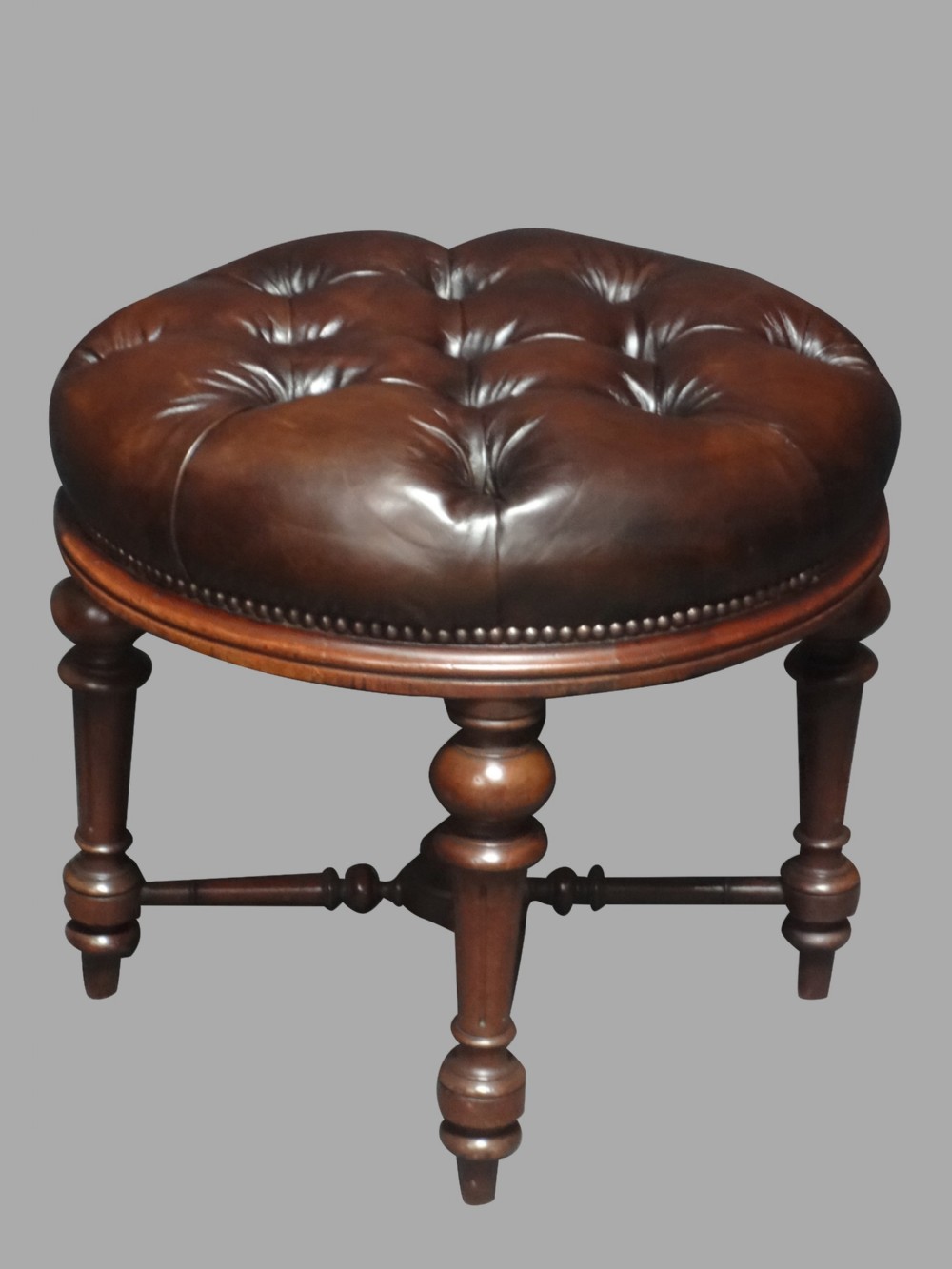 Good Deep Buttoned Leather Stool
