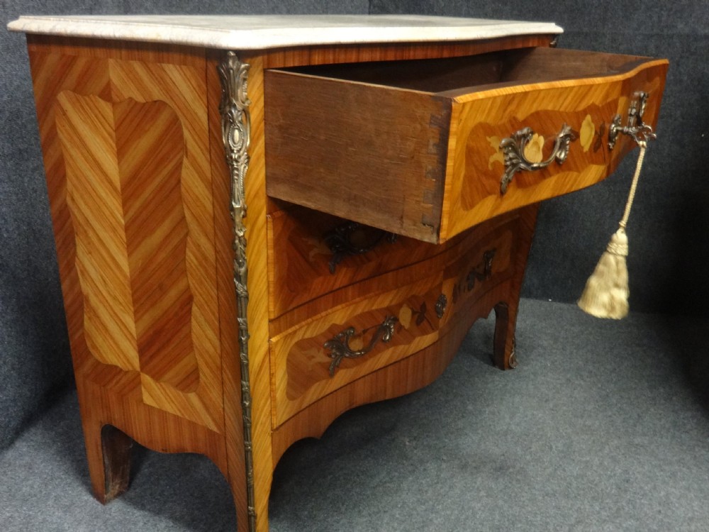 Excellent Kingwood Commode chest of Drawers View VII