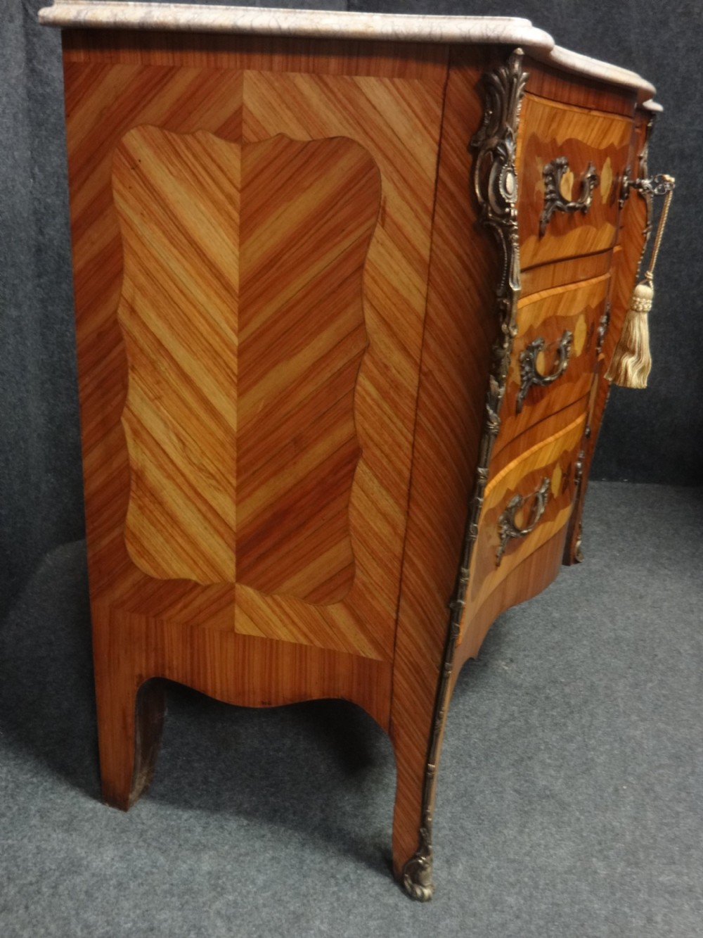 Excellent Kingwood Commode chest of Drawers View IX