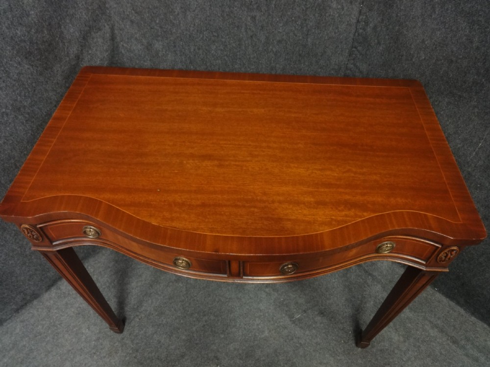 Very good quality Mahogany Serpentine Side Table View V