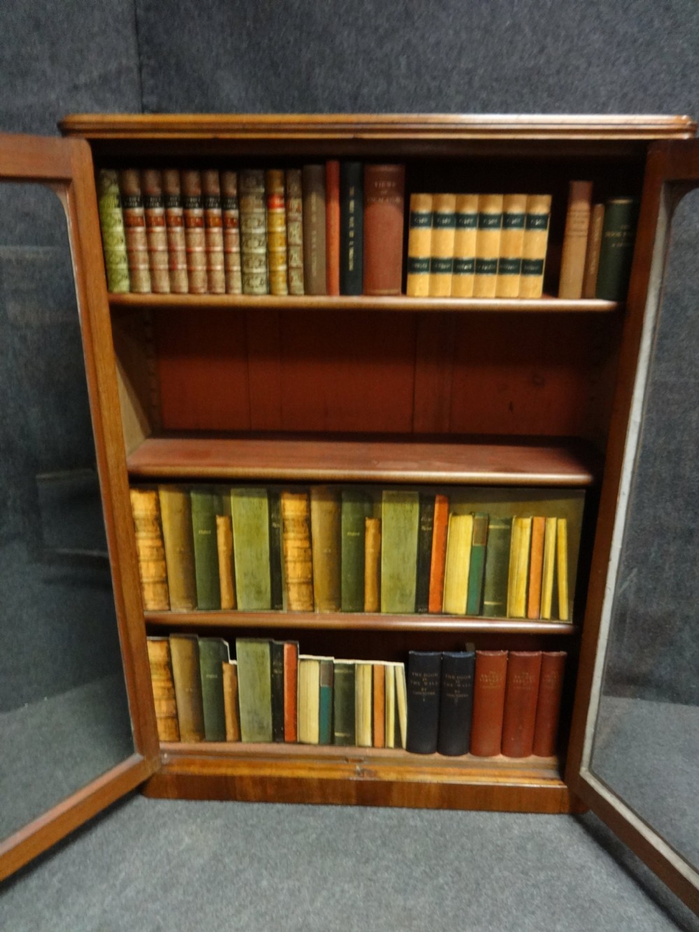 Very Good Victorian Mahogany Adjustable Bookcase View V