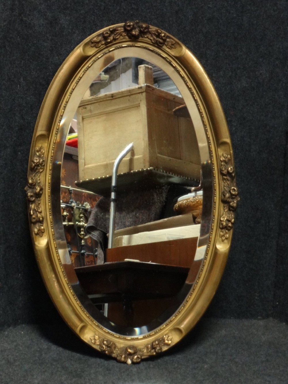 Very good Edwardian Gilt Oval Mirror View II
