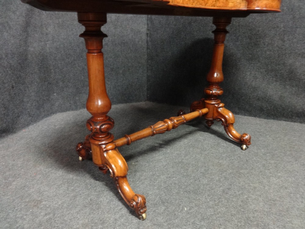 Top Quality Burr Walnut Kidney Desk View V