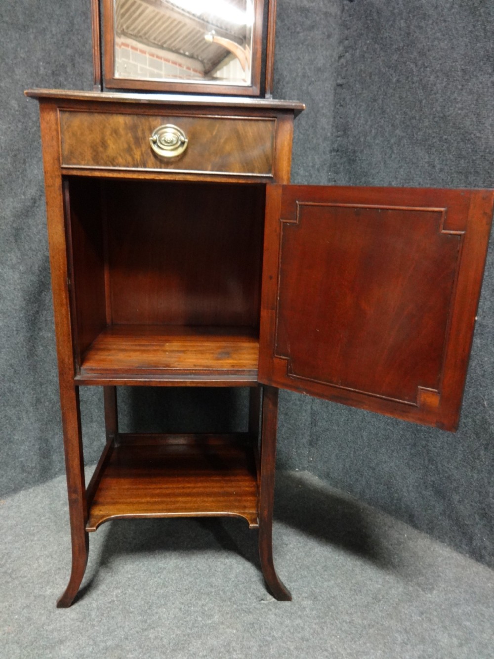 Very Pretty Mahogany Washstand View IV