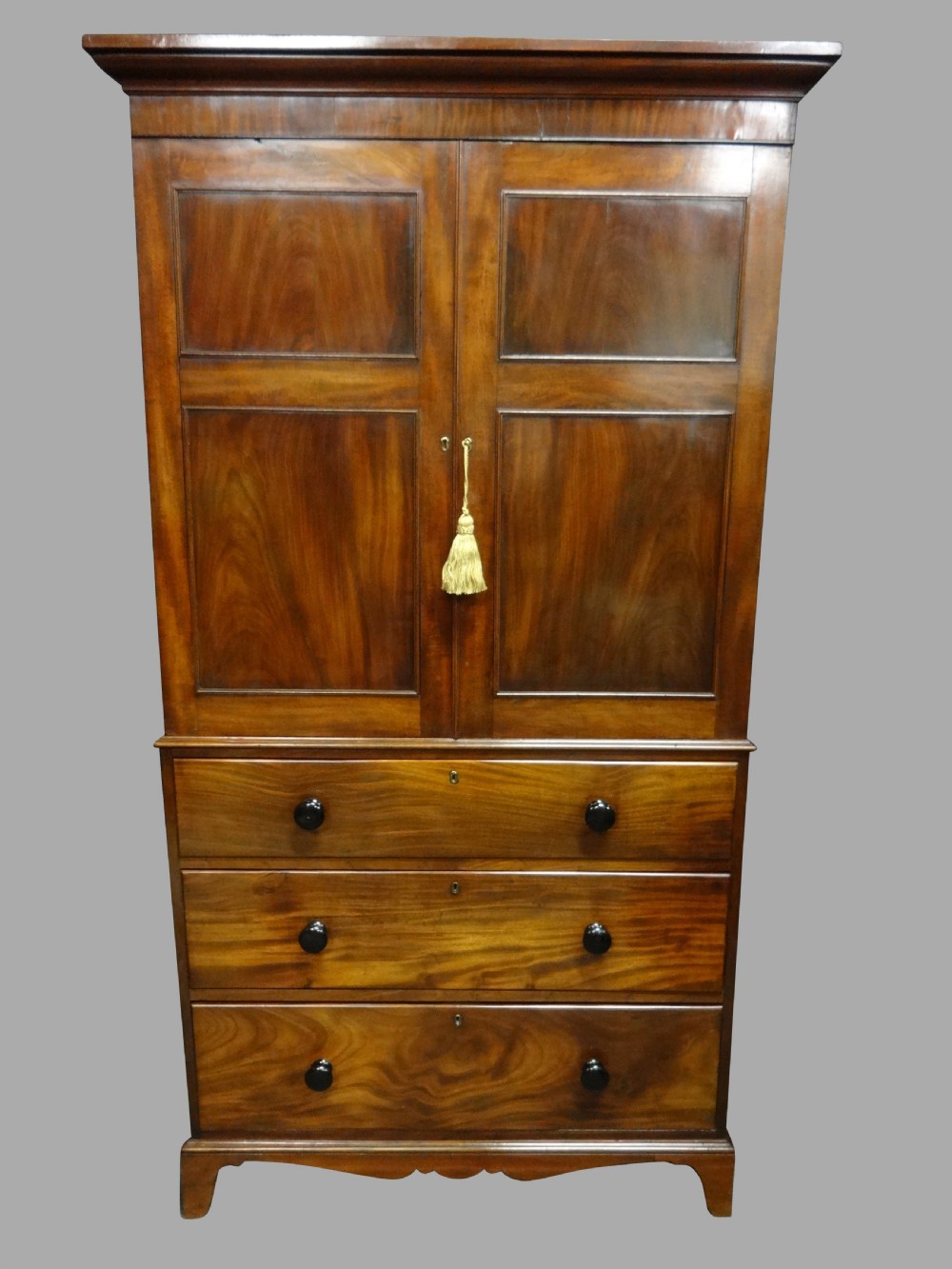 Good Georgian Mahogany Linen Press of small Proportions