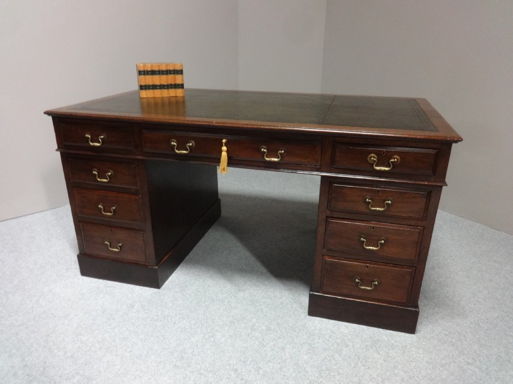 Good Mahogany Pedestal Desk