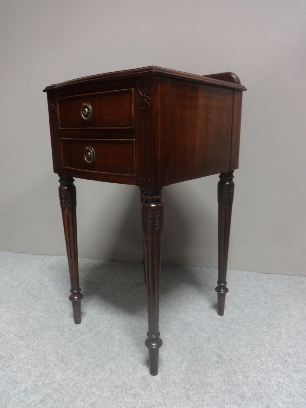 Very Good Pair Mahogany Bedside Lamp Tables View IV