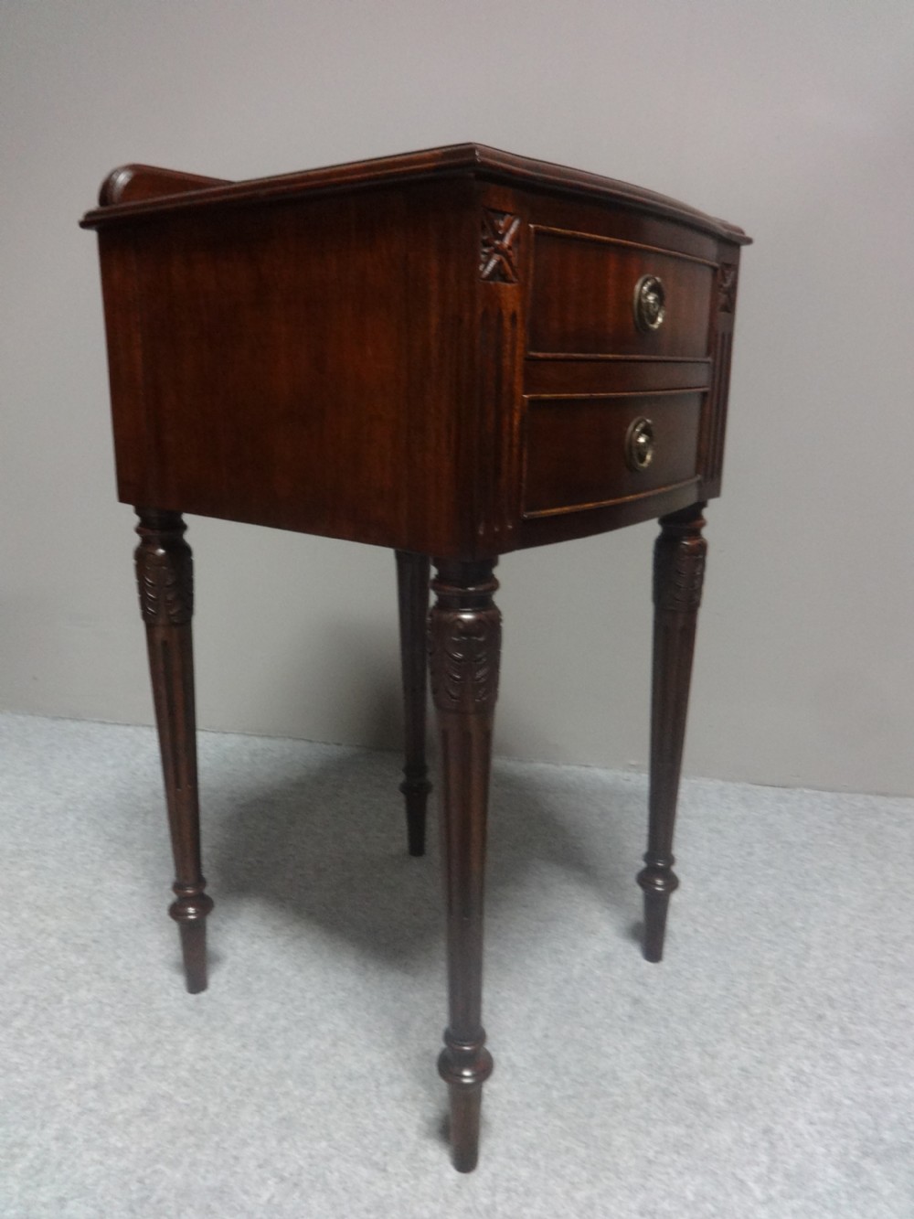 Very Good Pair Mahogany Bedside Lamp Tables View VII