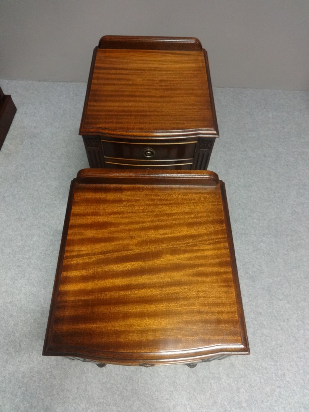 Very Good Pair Mahogany Bedside Lamp Tables View X