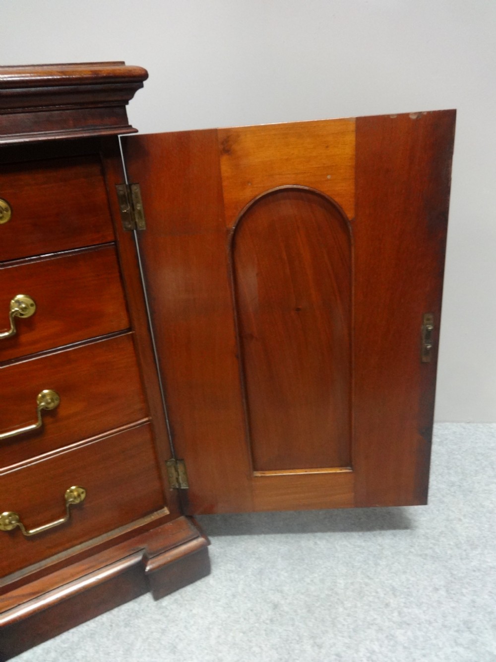 Fabulous Dwarf Breakfront William 4th Mahogany Sideboard View V