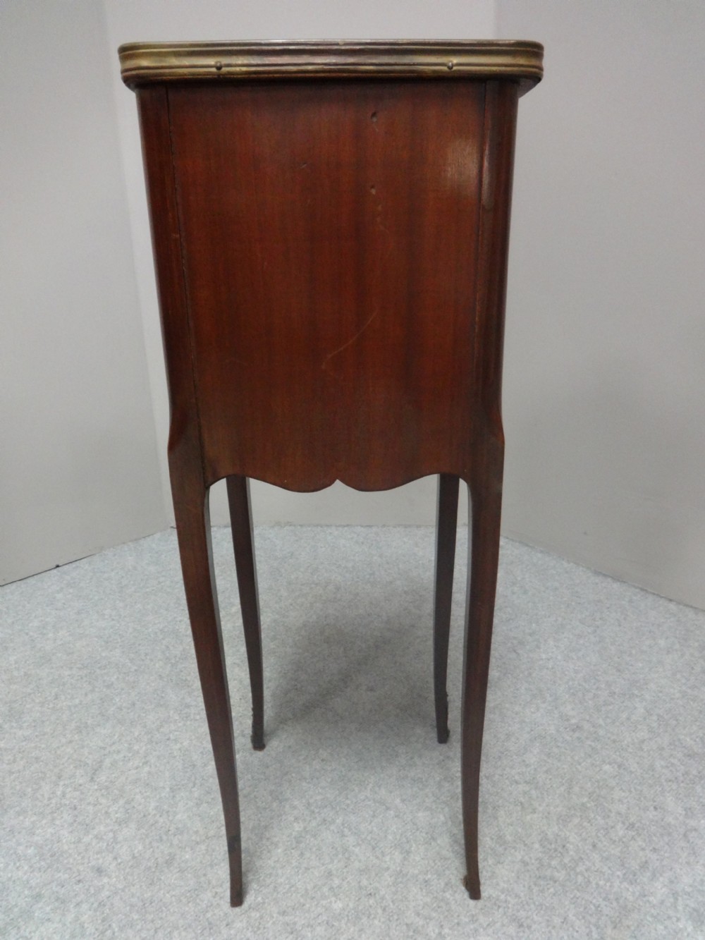 Small Pair French Tulipwood Bedside Lamp Chests of Drawers View VI