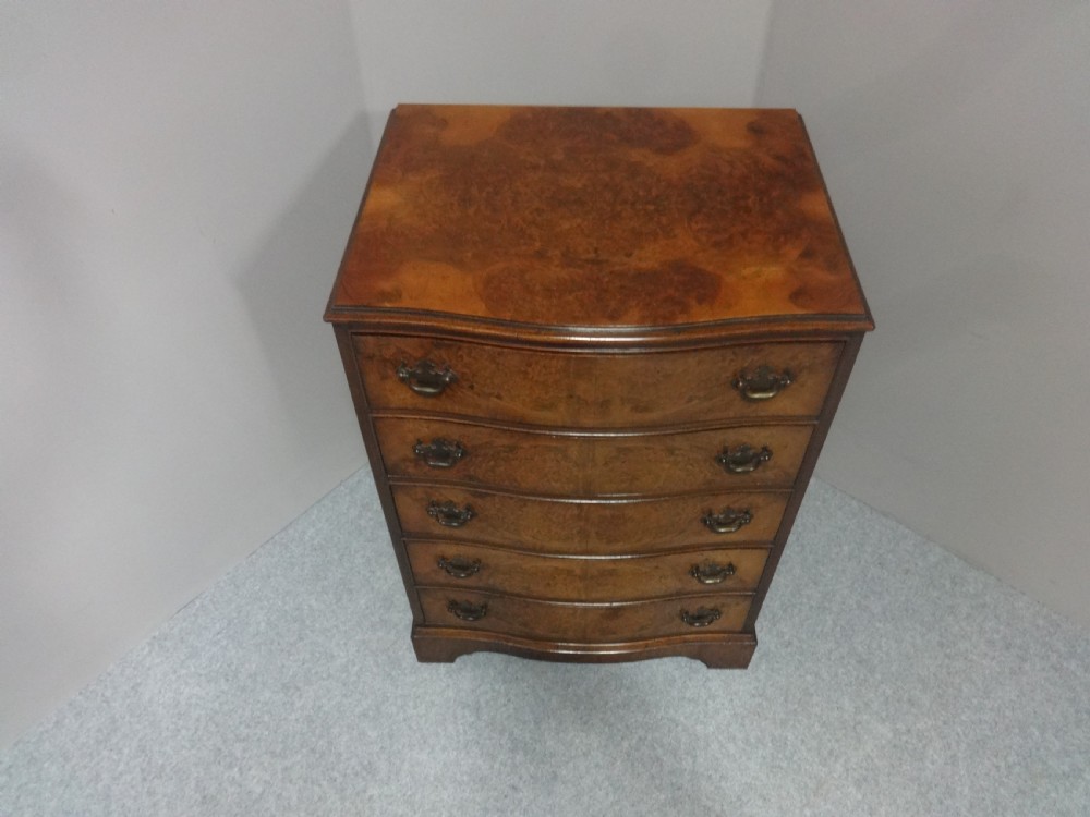 Very Good Burr Walnut Chest of Drawers View IV