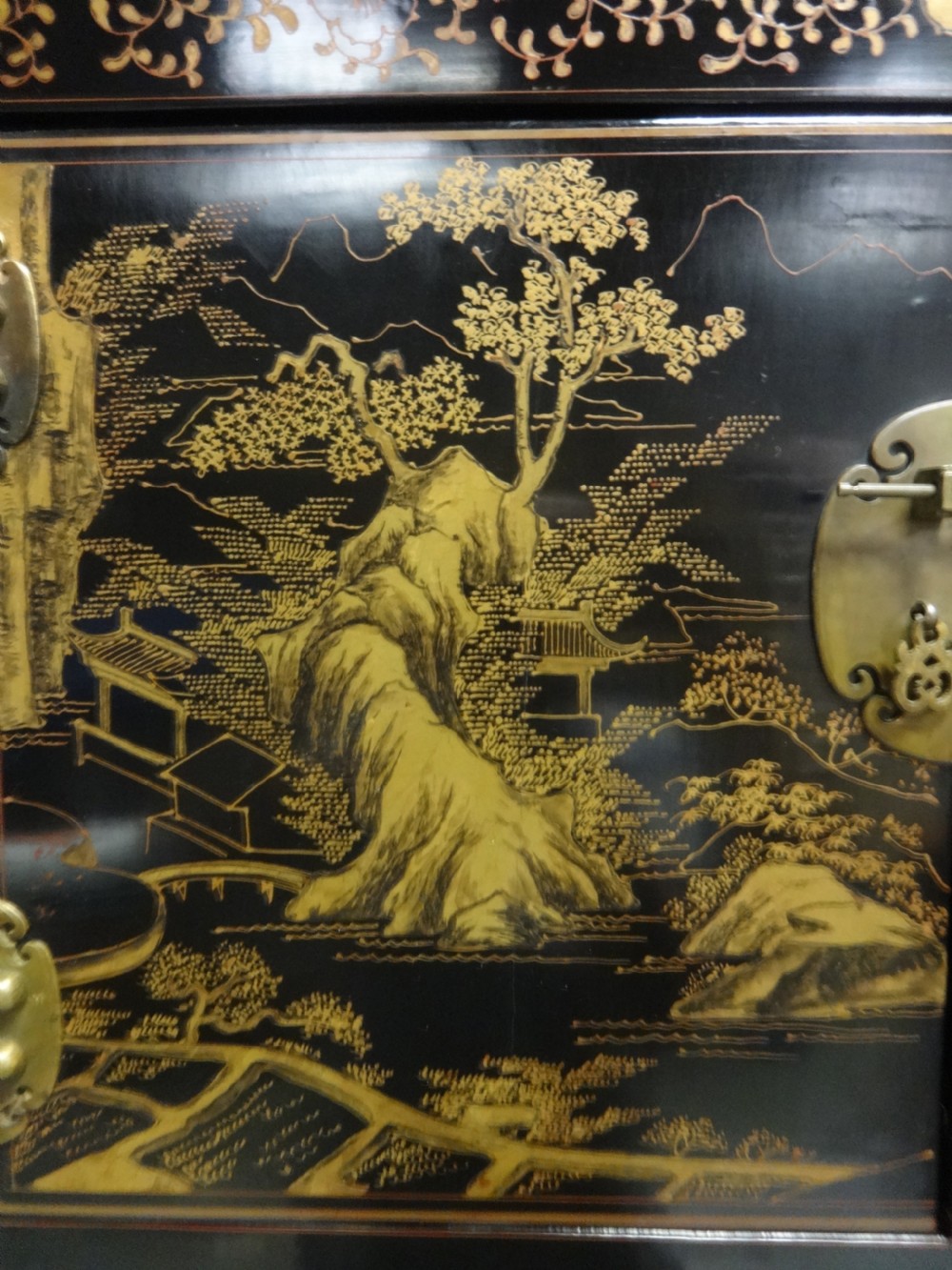 Superb Pair Chinese Chinoiserie Cabinets View VIII