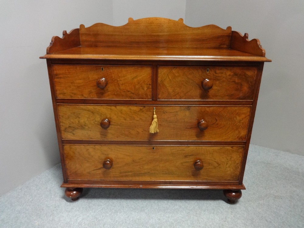 Top Quality Walnut Chest of Drawers