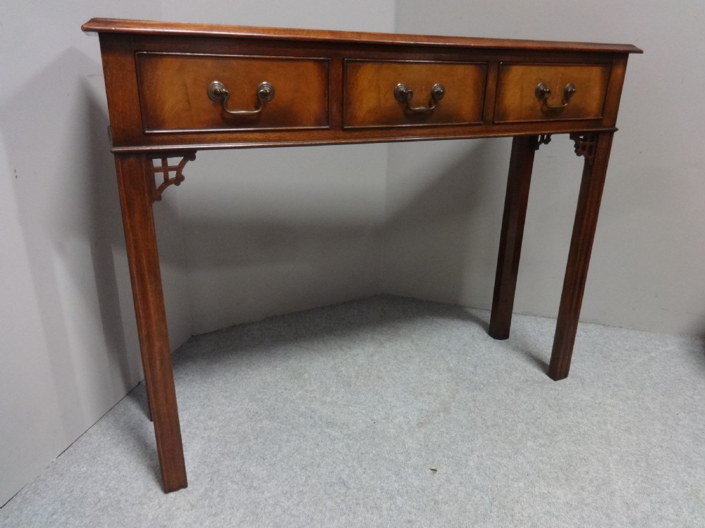 Top Quality Mahogany Side Table