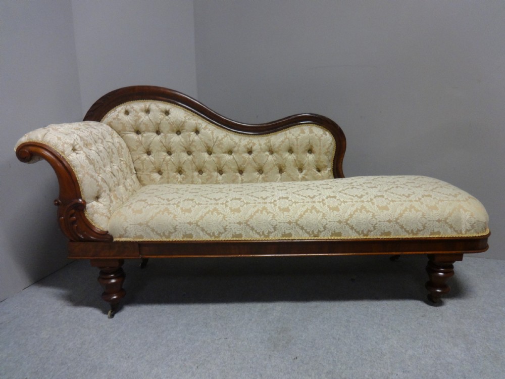 Very Good Victorian Mahogany Chaise Lounge