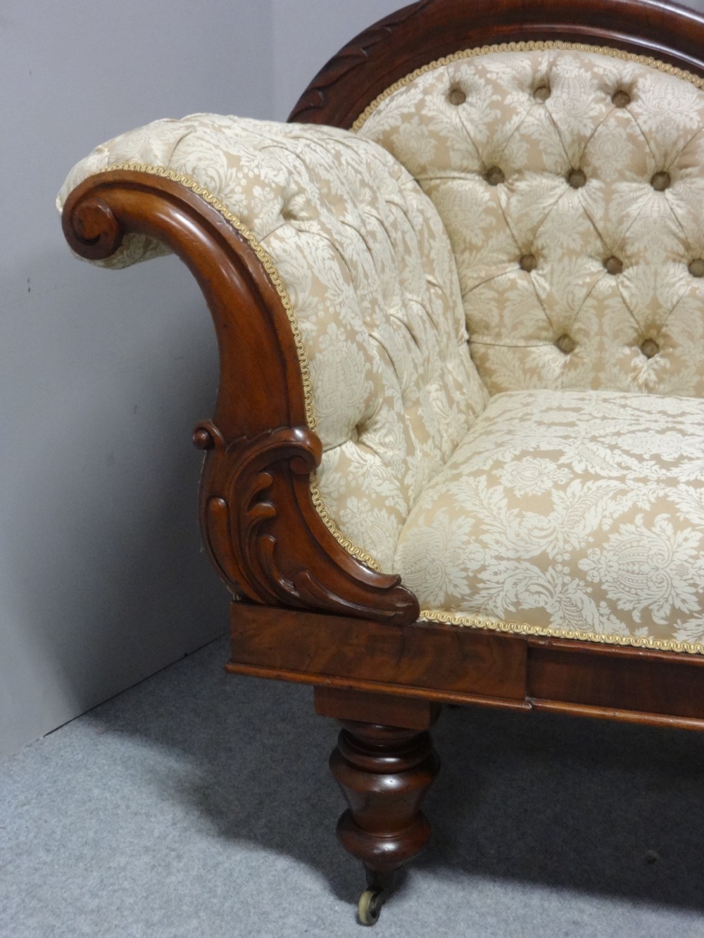 Very Good Victorian Mahogany Chaise Lounge View II