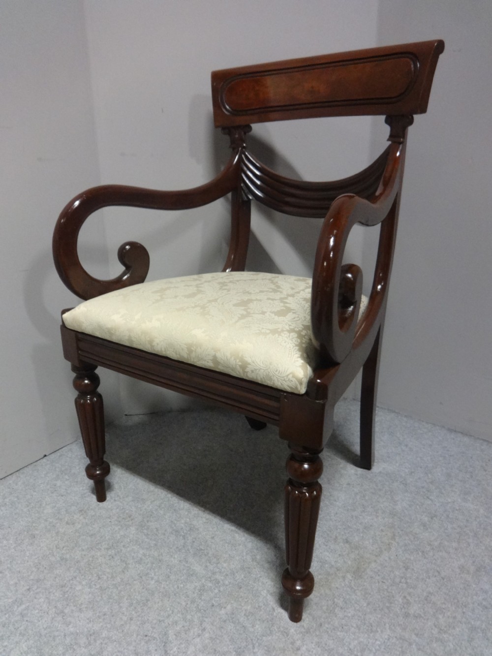 Excellent Set of Six William 4th Mahogany Dining Chairs View IX