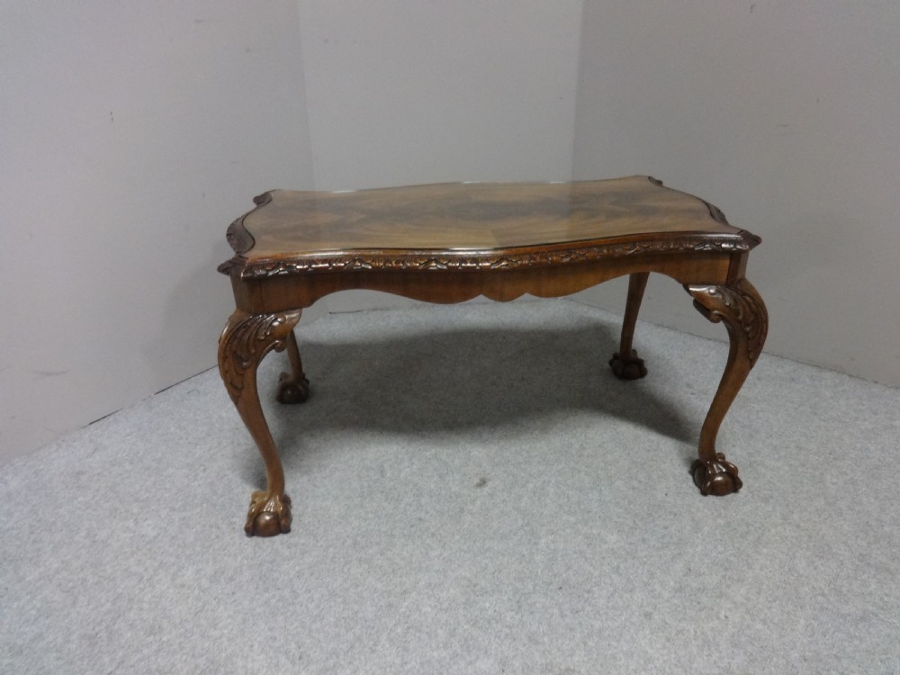 Pretty Mahogany Coffee Table