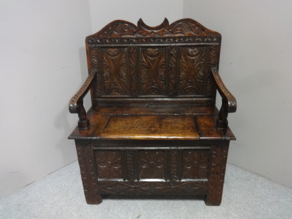 C17th Oak Monks Bench of Small Proportions View VIII