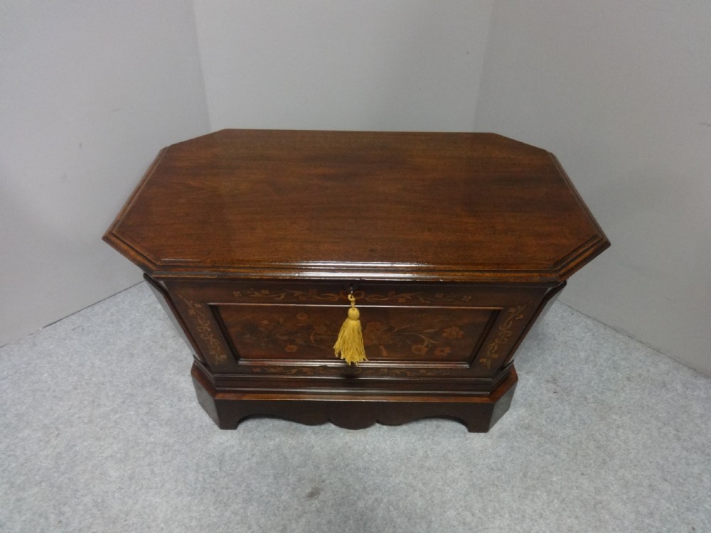 Outstanding Georgian Inlaid Wine Cooler C1790 View XVI